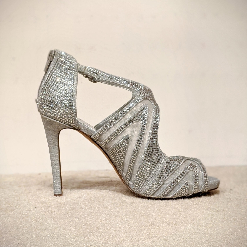 NWOT Gianni Bini High Heels